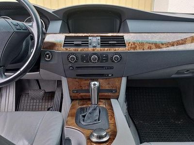 Gebraucht BMW 523 177 PS (130 kW) 2006 Blau Limousine