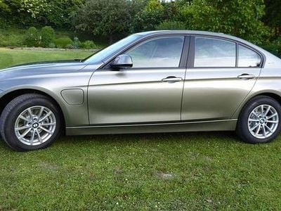 Gebraucht BMW 330e iPerformance 252 PS (185 kW) 2016 Silber Limousine