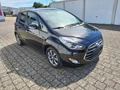 Gebraucht Hyundai ix20 Space Plus 125 PS (91 kW) 2017 Schwarz Kleinwagen