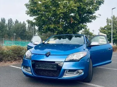 Gebraucht Renault Mégane Coupé Bose Edition 131 PS (96 kW) 2012 Blau Coupé