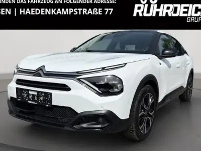 Używany Citroën e-C4 Shine 100 kW (136 KM) 2022 Biały Sedan/Limuzyna