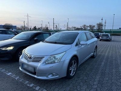 Gebraucht Toyota Avensis Executive 150 PS (110 kW) 2010 Silber Kombi