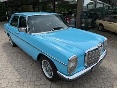 Gebraucht Mercedes 240 72 PS (52 kW) 1976 Blau Limousine