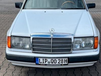 Gebraucht Mercedes 230 136 PS (100 kW) 1987 Weiß Coupé