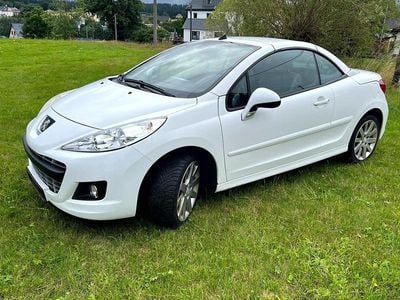 Gebraucht Peugeot 207 CC Allure 120 PS (88 kW) 2014 Weiß Cabrio