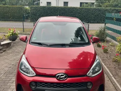 Gebraucht Hyundai i10 87 PS (63 kW) 2018 Rot Kleinwagen