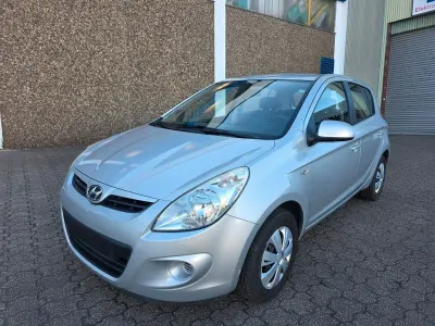Gebraucht Hyundai i20 Style 101 PS (74 kW) 2009 Grau Kleinwagen