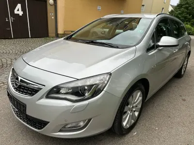 Gebraucht Opel Astra Innovation 125 PS (91 kW) 2011 Silber Kombi
