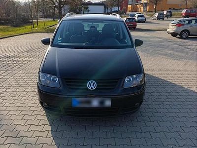 Second-hand VW Touran 140 CP (102 kW) 2005 Negru Monovolum