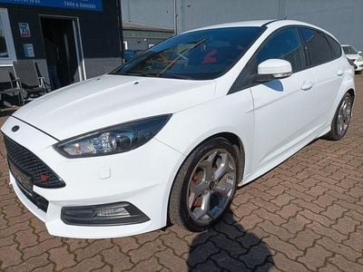 Gebraucht Ford Focus ST 250 PS (183 kW) 2017 Weiß Limousine