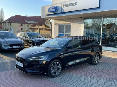 Gebraucht Ford Focus ST-Line X 155 PS (114 kW) 2024 Schwarz Kombi