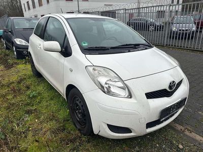 Weiß Gebraucht 2009 Toyota Yaris Kleinwagen | 650 €