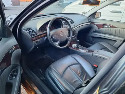 Gebraucht Mercedes E200 193 PS (141 kW) 2004 Limousine