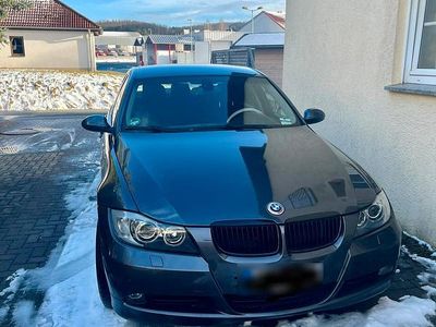 Gebraucht BMW 320 150 PS (110 kW) 2005 Grau Limousine