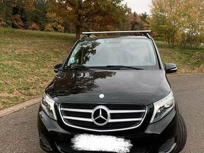 Mercedes V220