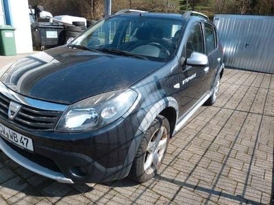 Gebraucht Dacia Sandero Stepway 90 PS (66 kW) 2012 Grau Limousine