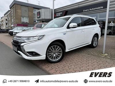 Gebraucht Mitsubishi Outlander Basis 82 PS (60 kW) 2021 Weiss SUV