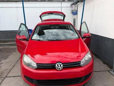 Gebraucht VW Golf VI Trendline 80 PS (58 kW) 2009 Rot Kleinwagen