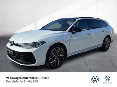 Nouă VW Passat R-line 272 CP (200 kW) 2026 Alb Break