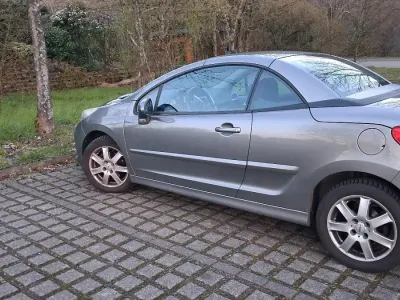 Gebraucht Peugeot 207 CC 120 PS (88 kW) 2008 Grau Cabrio