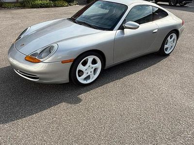 Porsche 911 Carrera