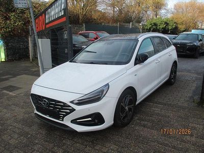 Weiß Gebraucht 2020 Hyundai i30 Intro Edition Kombi | 13.999 € (Fairer Preis)