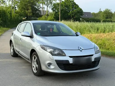 Gebraucht Renault Mégane III 131 PS (96 kW) 2009 Grau Kleinwagen