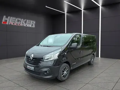 Gebraucht Renault Trafic Expression 145 PS (106 kW) 2016 Schwarz midnight Van / Kleinbus
