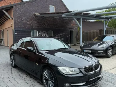 Gebraucht BMW 320 170 PS (125 kW) 2013 Schwarz Coupé