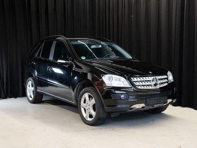 Schwarz Gebraucht 2007 Mercedes ML320 SUV | 9.600 € (Etwas zu teuer)