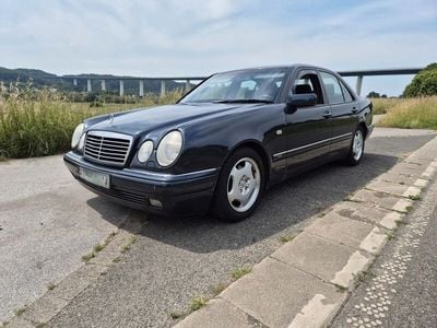 Mercedes E280