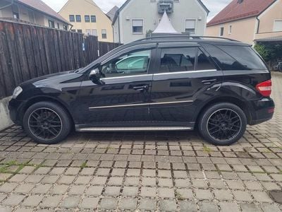 Gebraucht Mercedes ML500 387 PS (284 kW) 2009 SUV
