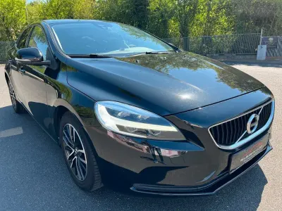 Gebraucht Volvo V40 120 PS (88 kW) 2017 Schwarz Limousine