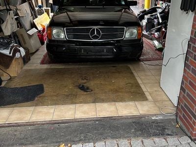 Second-hand Mercedes 230 132 CP (97 kW) 1991 Negru Coupe