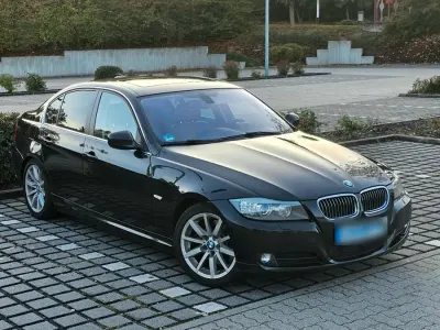 Gebraucht BMW 325 204 PS (150 kW) 2010 Schwarz Limousine