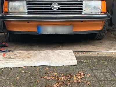 Usata Opel Rekord 100 CV (73 kW) 1979 Arancione Berlina