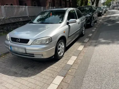 Gebraucht Opel Astra 75 PS (55 kW) 1998 Silber Limousine