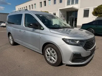 Gebraucht Ford Grand Tourneo Connect Titanium 122 PS (89 kW) 2024 Silber Van / Kleinbus