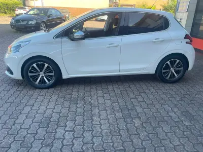 Gebraucht Peugeot 208 Sport 116 PS (85 kW) 2015 Weiß Kleinwagen
