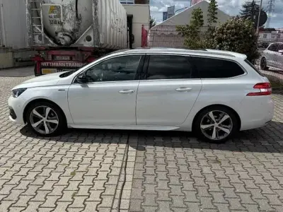 Gebraucht Peugeot 308 GT-line 131 PS (96 kW) 2017 Weiß Limousine