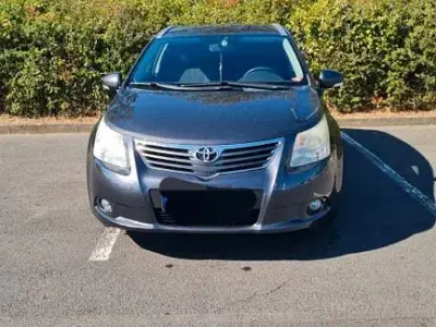 Gebraucht Toyota Avensis Edition 132 PS (97 kW) 2011 Grau Kombi