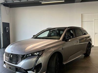 Neu Peugeot 308 SW GT 131 PS (96 kW) 2025 Silber Kombi