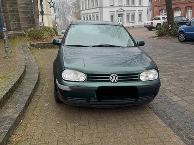 Grün Gebraucht 1998 VW Golf IV Kleinwagen | 650 € (Guter Preis)