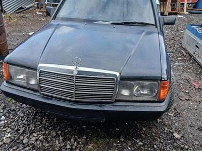 Gebraucht Mercedes 190 118 PS (86 kW) 1987 Blau Limousine