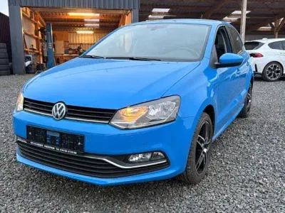 Käytetty VW Polo LOUNGE 90 HP (66 kW) 2015 Sininen Sedan