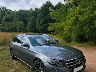 Gebraucht Mercedes E300 Avantgarde 245 PS (180 kW) 2019 Grau Kombi