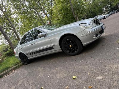 Silber Gebraucht 2004 Mercedes E270 Limousine | 2.500 € (Guter Preis)