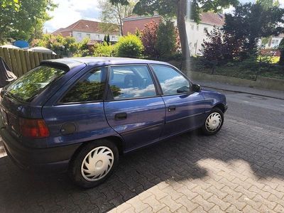 Second-hand Opel Astra 71 CP (52 kW) 1995 Berlinǎ