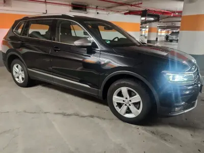 Gebraucht VW Tiguan Allspace 150 PS (110 kW) 2019 Night black metallic (metallic) SUV