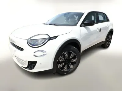 Neu Fiat 600 Icon 136 PS (100 kW) 2026 Gelato weiß SUV
